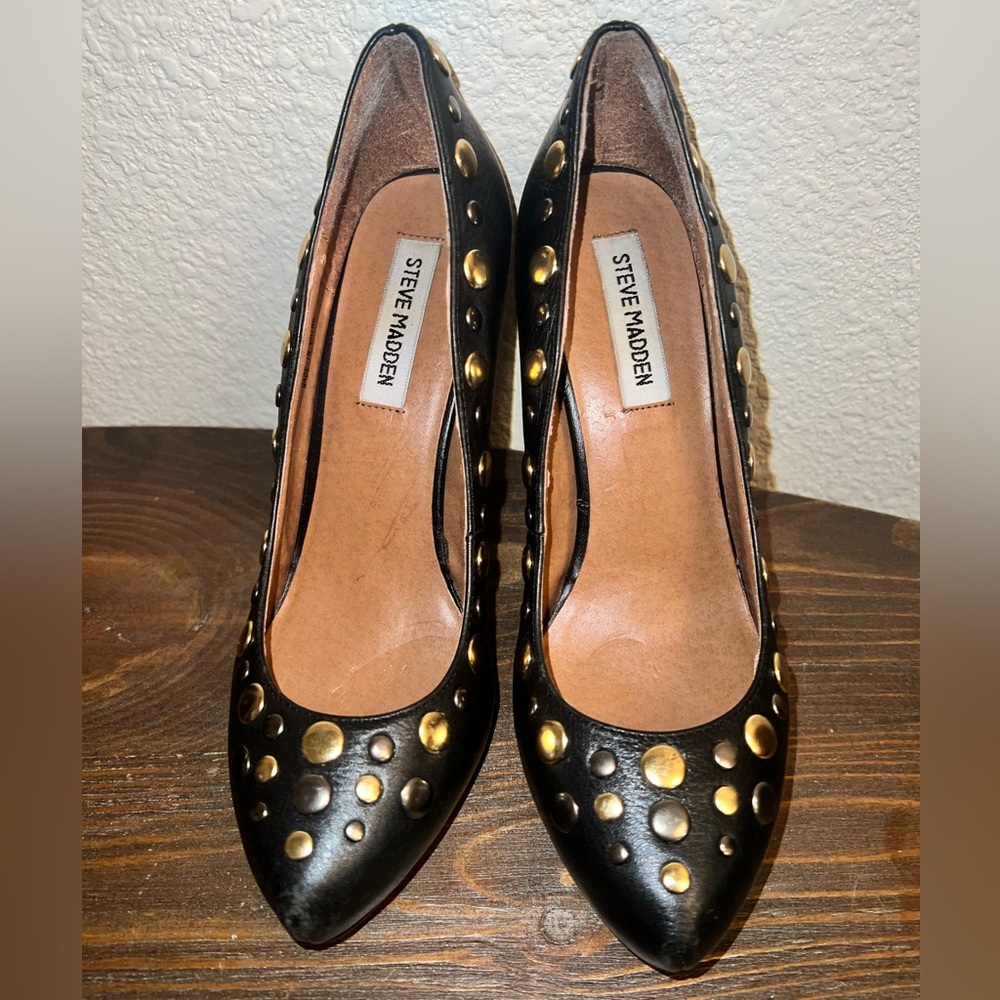 Studded black gold heels 8.5 - Picture 4 of 6